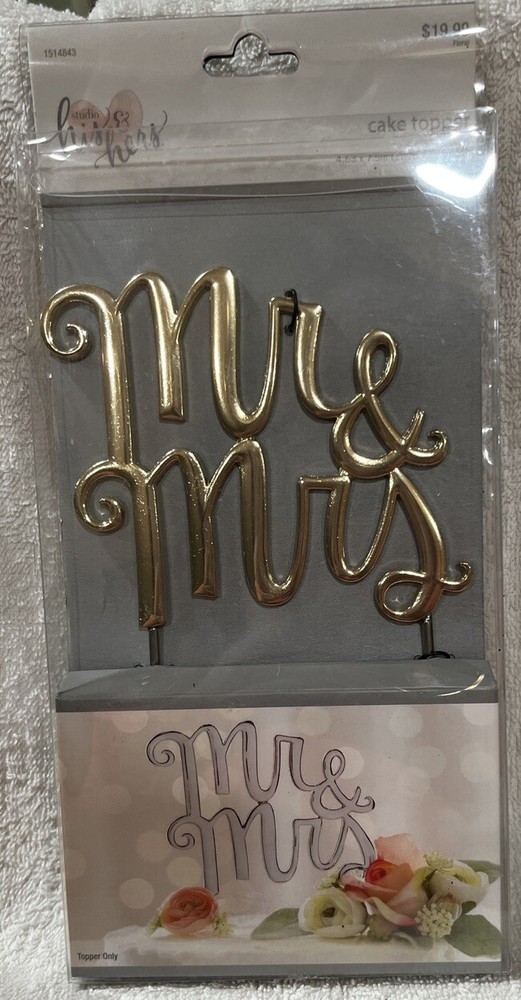 New Studio His & Hers Wedding Cake Topper Mr & Mrs Cursive Gold Metal 7”