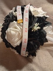 NEW Artificial Black/White Roses Bride Wedding Round Clutch Bouquet W/Glitter