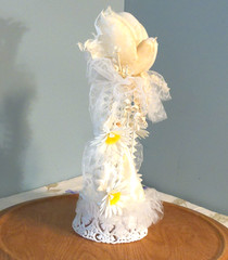 Bride & Groom Wedding Cake Topper Arch Birds Daisies Plastic Fabric Tulle 11″…