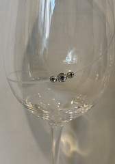 SWAROVSKI CRYSTAL Set 2 NEW Wine Glasses Etched With Crystal Stones