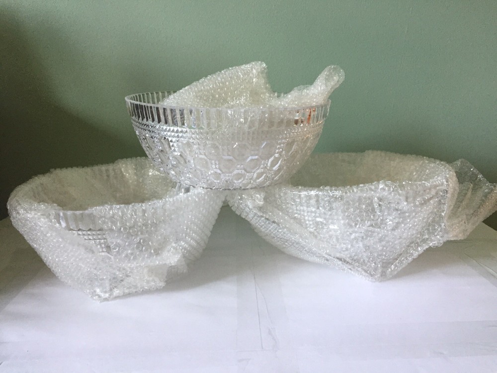 3 Count Of Premium 2 Quart Footed Diamond Cut Plastic Serving Bowl~