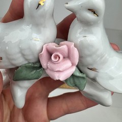 2 Vtg White Figurines Birds Doves Roses Leaves Branch Wedding Tabletop Deco Gold