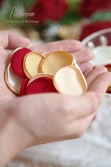 300pcs Red Gold Rose Petals for Wedding Decor