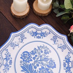 25 White 10″ Paper Dessert Plates Blue Floral Print Scalloped Rim Party Events