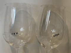 SWAROVSKI CRYSTAL Set 2 NEW Wine Glasses Etched With Crystal Stones