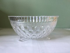 3 Count Of Premium 2 Quart Footed Diamond Cut Plastic Serving Bowl~