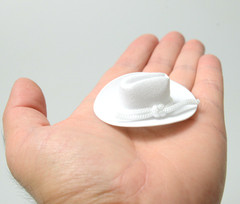24 MINI COWBOY FELT HAT 2″ White WESTERN WEDDING FAVORS RECUERDOS BIRTHDAY PARTY