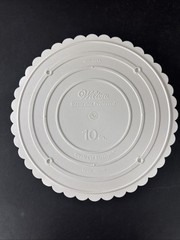 Wilton Circles of Strength 2 tier Cake Separator Plates Scalloped 10” & 11″