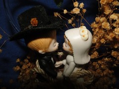 New Western Bride & Groom & Cowboy Hat, Blown Glass Heart Wedding Caketop, #400