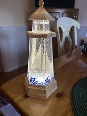 Acrylic LED & Water Spinning Lighthouse BO, Light up, 3AA Battery not Included.