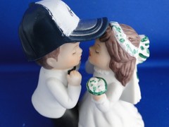 New Philadelphia Eagles Kissing Bride & Groom Wedding Cake Top figurine with cap