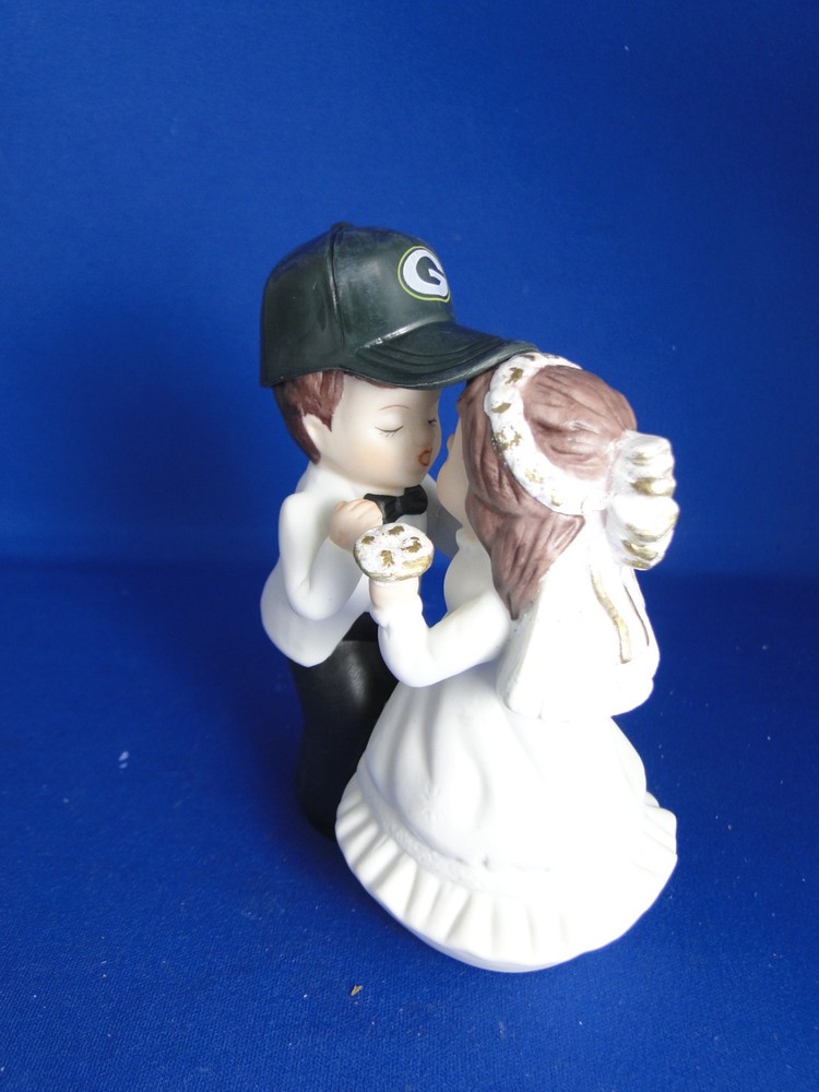 New Green Bay Packers Kissing Bride & Groom Wedding Cake Top figurine with cap
