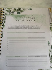 BEAUTIFUL GOLD BINDED WEDDING PLANNER