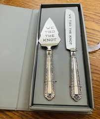 Mud Pie Vintage-Style Two-Piece “We Tied The Knot” Wedding Cake Server Set