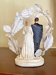 VTG 1950’s Chalkware Wedding Handpainted Cake Topper Arch Veil Red Hair Bride