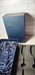 Set of 2 Wedding Champagne Flutes • Wedding Gift for Mr & Mrs • Gold Letter…