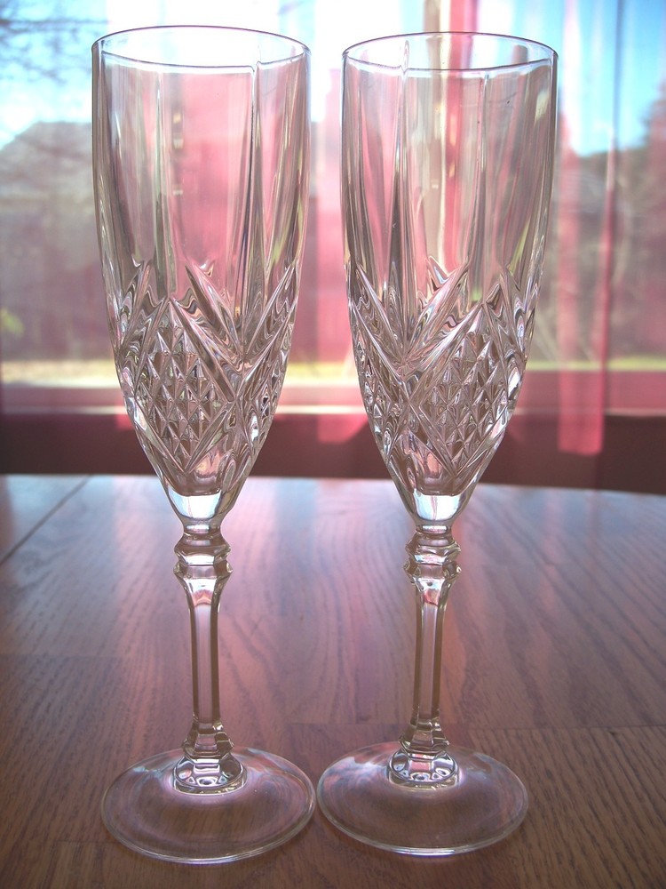 Molded Glass 8.5″ Champagne Flutes NEW #BR284
