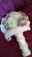 BEAUTIFUL HANDMADE WEDDING BOUQUET-IVORY/TAUPE/PEARLS/LACE