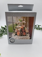 New In Box Wilton Crystalique Fresh Flower Holder Cake Topper 8.5 X 5.5″
