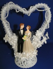 New Elegant Bride & Groom Wedding Cake Top with lacey beaded heart #146