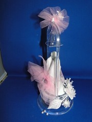 New Vintage Wilton «Rhapsody» Wedding Cake Top, white porcelain, pink 117-305