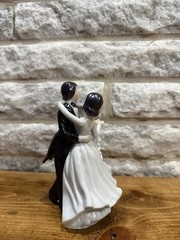 Vintage Porcelain Bride and Groom Cake Topper Figurine Made In Korea wedding
