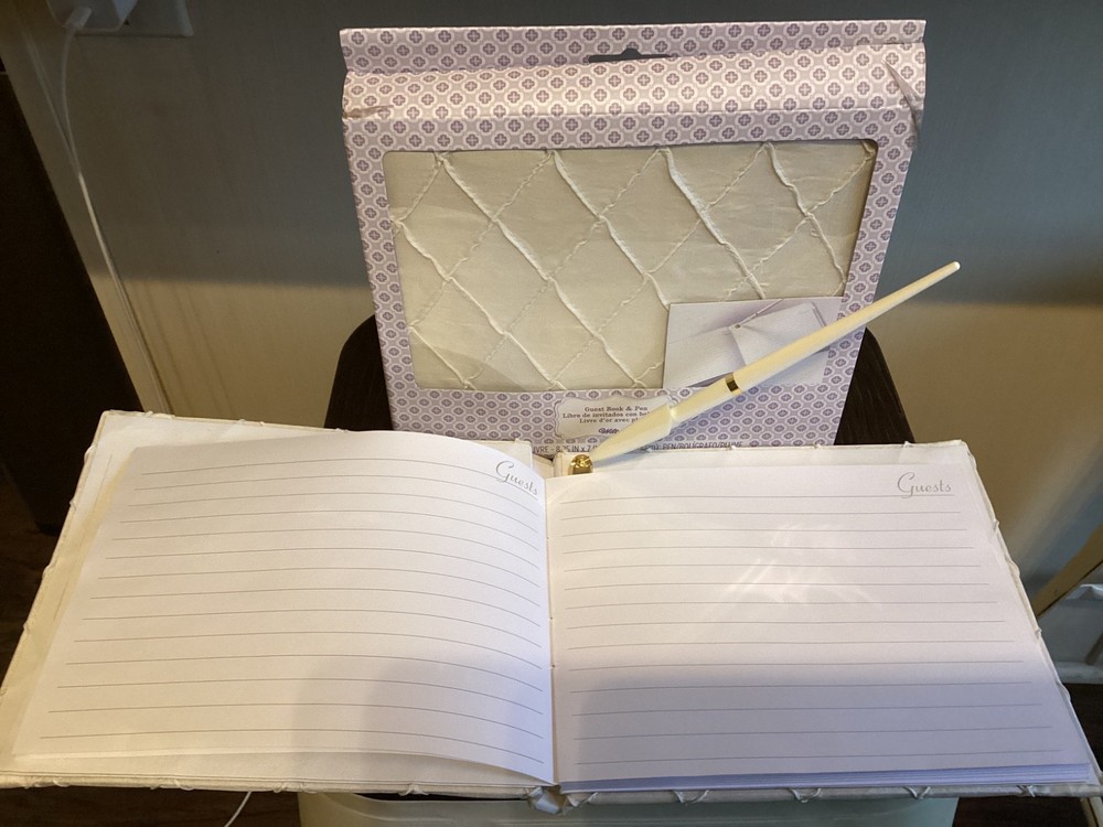 Ivory Satin Guest Book and Pen Set, Wedding or any event Wilton NEW in box L@@K!
