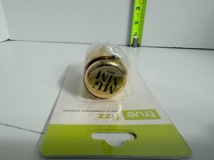 True Fizz: Gold Champagne Stopper with MUMM logo