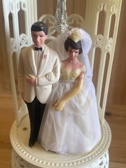 Wilton Vintage Plastic Cathedral Bride And Groom Classic Wedding Cake Topper 9”