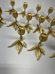 VTG Texte turned Gold Tone Metal Tulip Name Place Card Holders Set Of 18