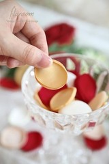 300pcs Red Gold Rose Petals for Wedding Decor