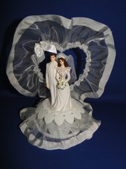 New Vintage Wilton Petite Ribbon Delight Wedding CakeTop, white tux, 104-933