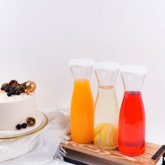 3 Clear White 34 oz Plastic Carafes Lids Beverage Jars Party Events Supplies