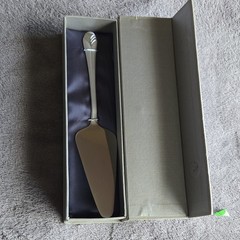 D’Lusso Home Collection SW104 Silver Glossy Metal Cake Server, 1-Piece