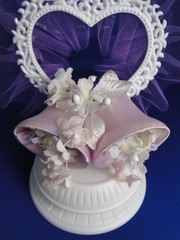 New Vintage Wilton Petite «Bells & Buds lilac Wedding CakeTop, 106-1003