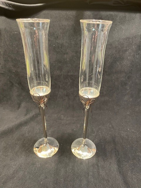 Vera Wang Love Knots Toasting Flutes – Elegant Wedding Champagne Glasses T935100