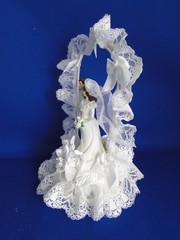 New Vintage Wilton Petite «Lace Trellis» Wedding CakeTop, white tux, 104-937Rev