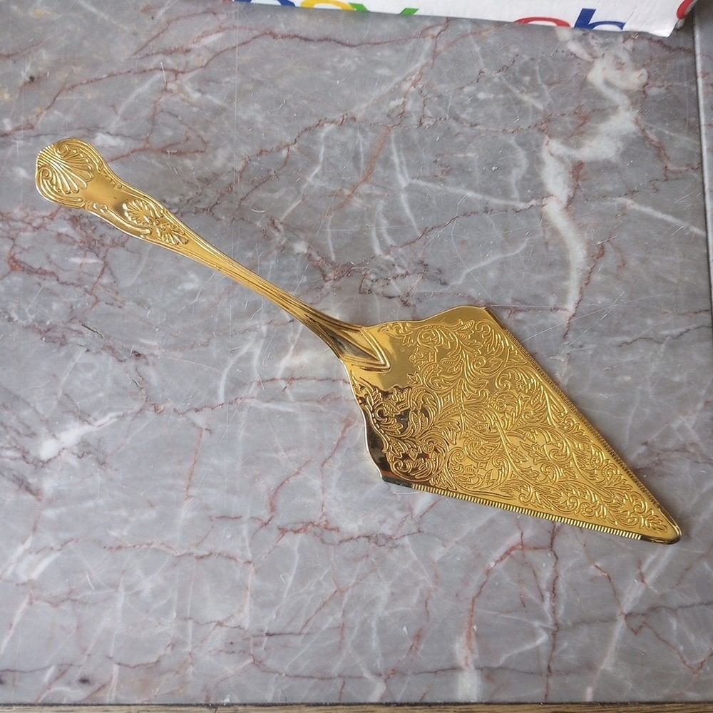 Vintage Gold Plated Cake Pie Server Ornate Filigree Etched Floral Scroll Style