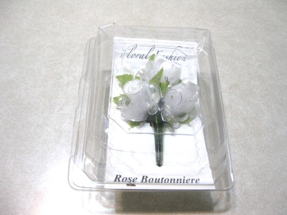 Rose Flower with Butterfly Boutonniere Wedding Party Accessory Floral Fashion