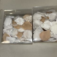 New~Studio HIS & HERS White & Beige Rose Petals 300 Count Rustic Lot Of 2