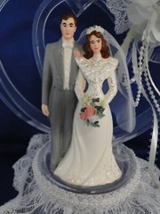 New Wilton Designer Series «I Do» Grey Tux Wedding Cake Top # 0101-1779