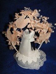 New Vintage Wilton MOONLIT SNOW Peach Wedding Cake Top, White Coat # 114-206