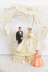 1950s Vtg Hartland Plastics Bride/Groom 10″ Wedding Cake Topper & Bridesmaid (R)
