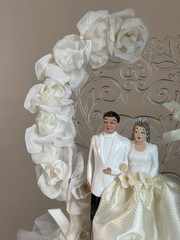 VTG Wedding Cake Topper Plastic Lace Made USA Clear Floral Back 8.5”