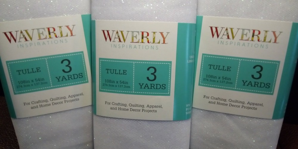 Waverly White Tulle w/Green Glitter 4 pkgs. + 1 Free (each 3 yd. pkg. 108″x54″)