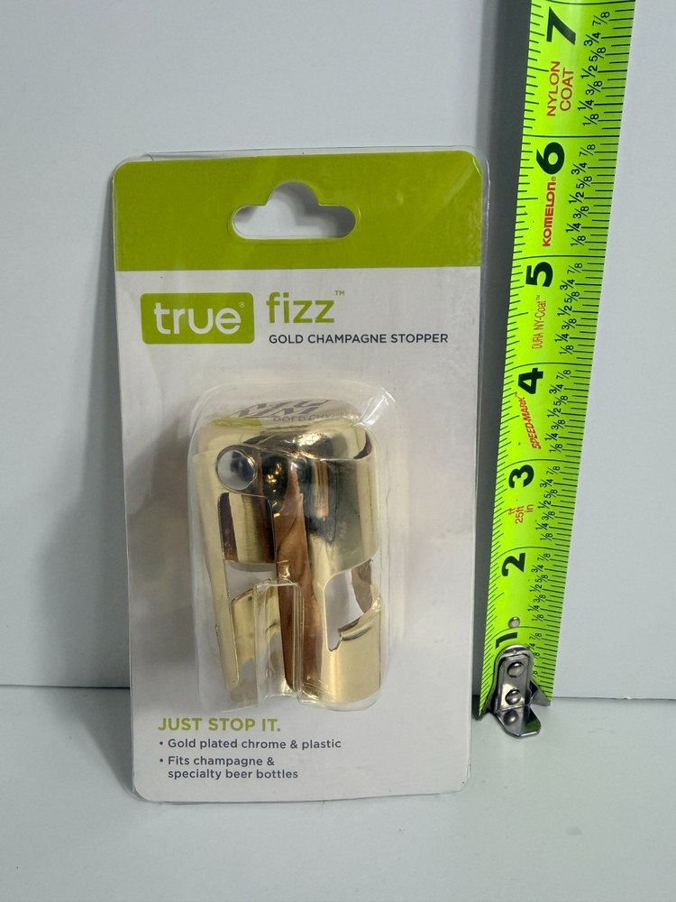 True Fizz: Gold Champagne Stopper with MUMM logo