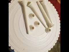 Wilton 15″ round tier plates with 7″ ring pillar set 