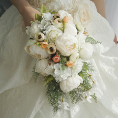 High-end Simulation Bride Holding Flowers Wedding Photo Waterfall Bouquet
