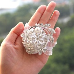 Wrist Corsage with Peal and Rhinestone Corsage and Boutonniere Set for Weddin…