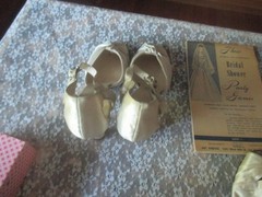 LOT OF 12 VINTAGE WEDDING TOPPERS/ACCESSORIES SHOES/VEIL.FLORAL ARCH 1940’S